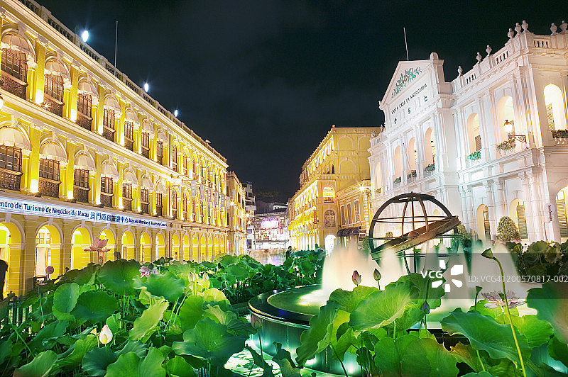 Leal Senado 广场的喷泉和花园图片素材
