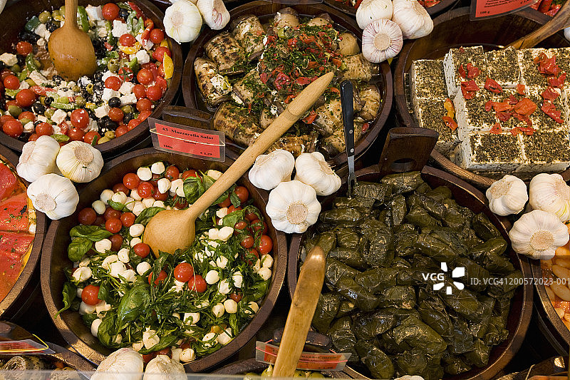 维克图阿里安市场上的展示食品，高角度视图图片素材