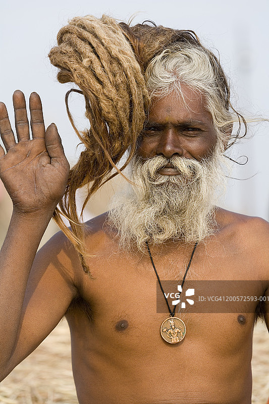 印度阿拉哈巴德昆仑梅拉节上的苦行僧图片素材