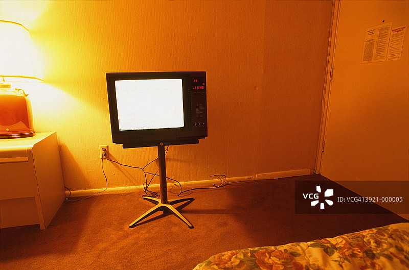 汽车旅馆房间内的电视图片素材