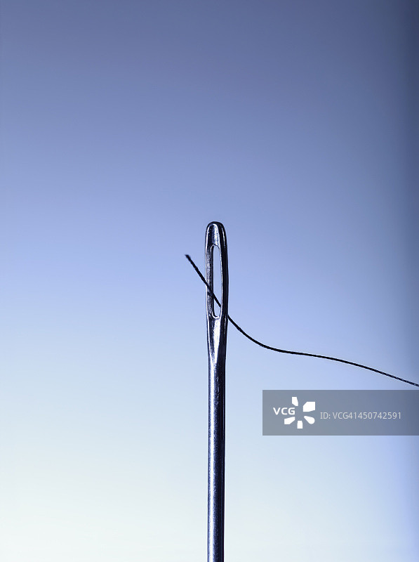 针穿线的特写镜头图片素材