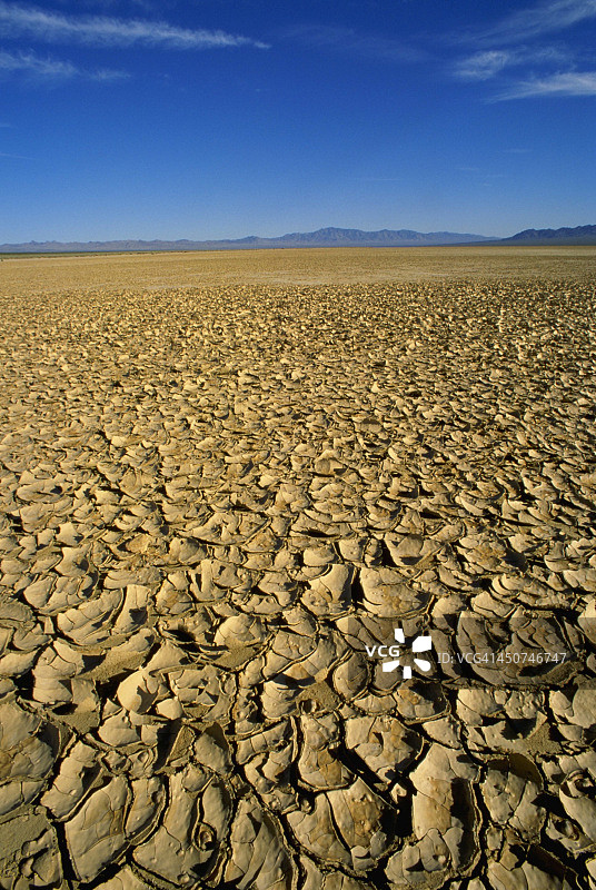 干涸的湖床图片素材