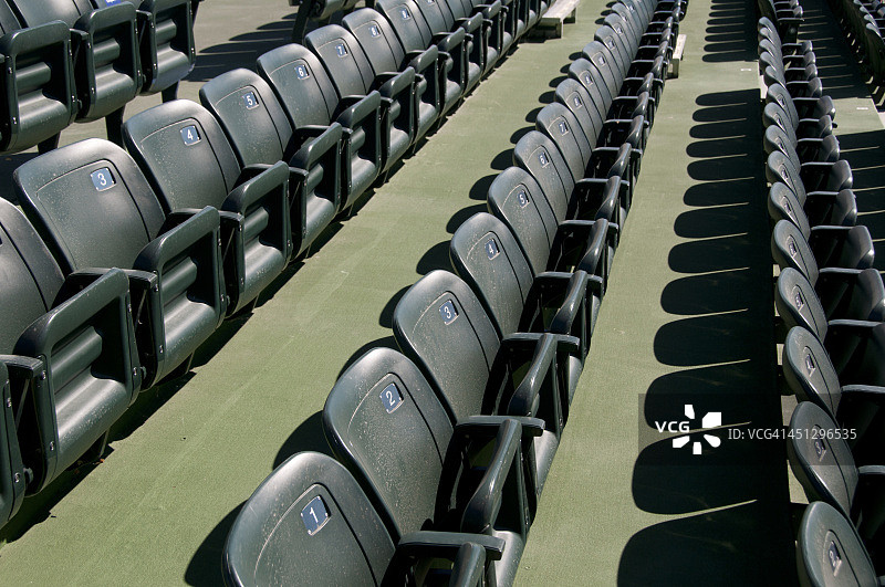 空旷的体育场座位图片素材