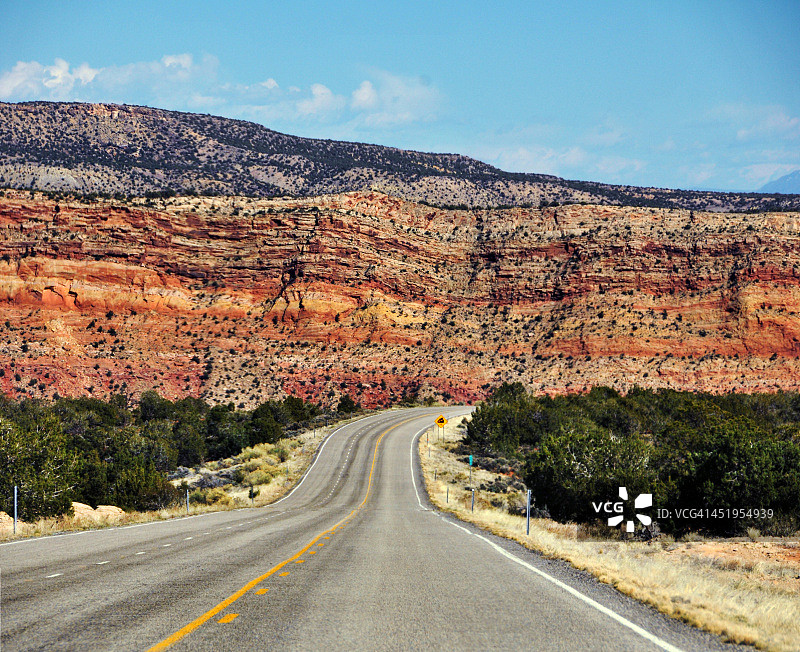 通往自然桥国家纪念碑的高速公路图片素材