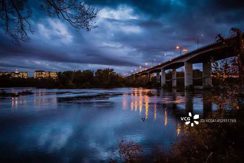 光线不足图片素材