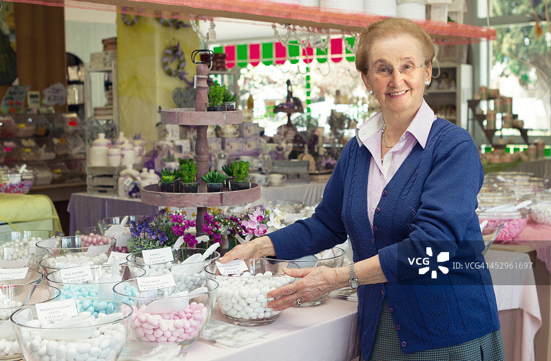 甜品店店主图片素材