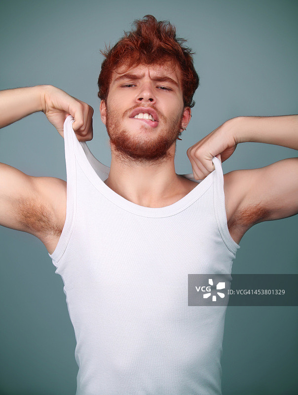 红发男孩图片素材