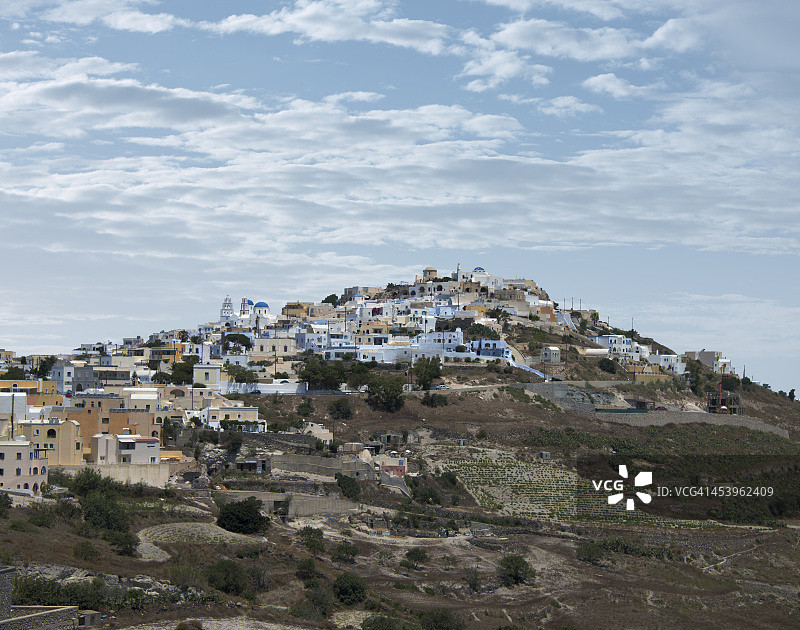 圣托里尼皮尔戈斯全景图片素材