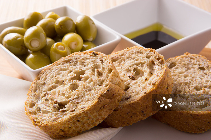 面包和橄榄图片素材
