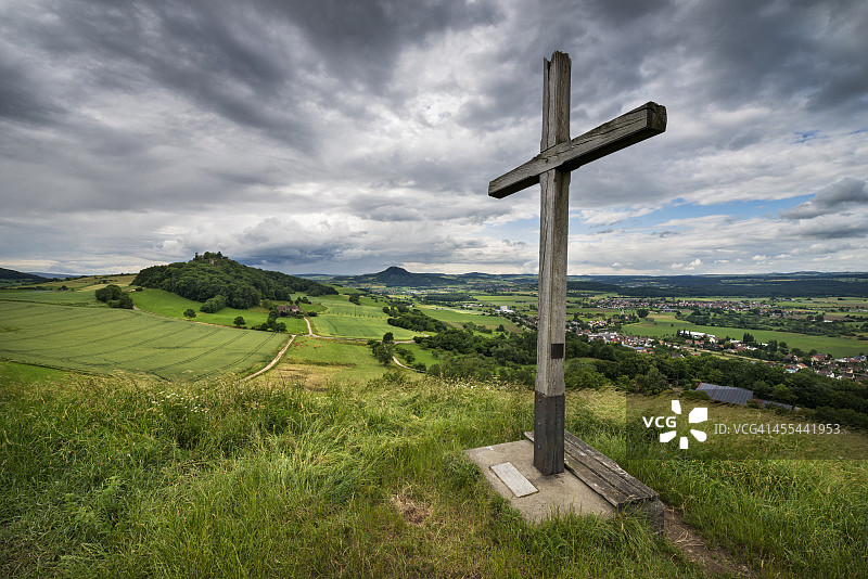 德国巴登-符腾堡州康斯坦茨黑格au景观峰顶十字架图片素材