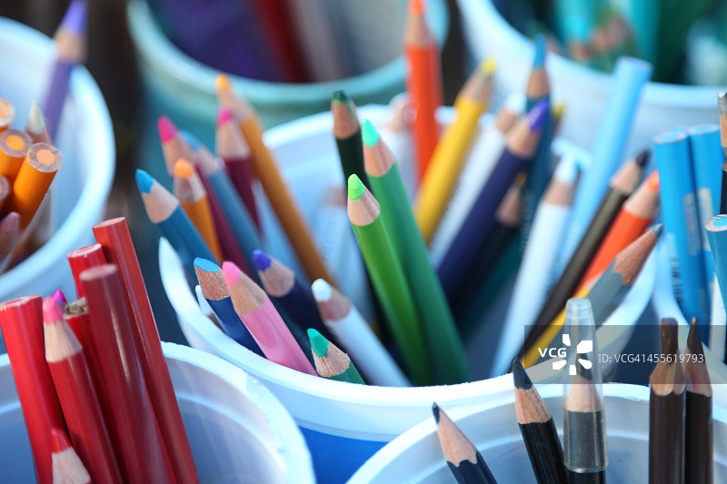 彩色蜡笔图片素材