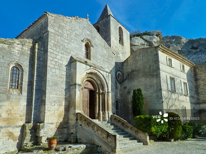 法国莱博德普罗旺斯的圣文森特教堂图片素材