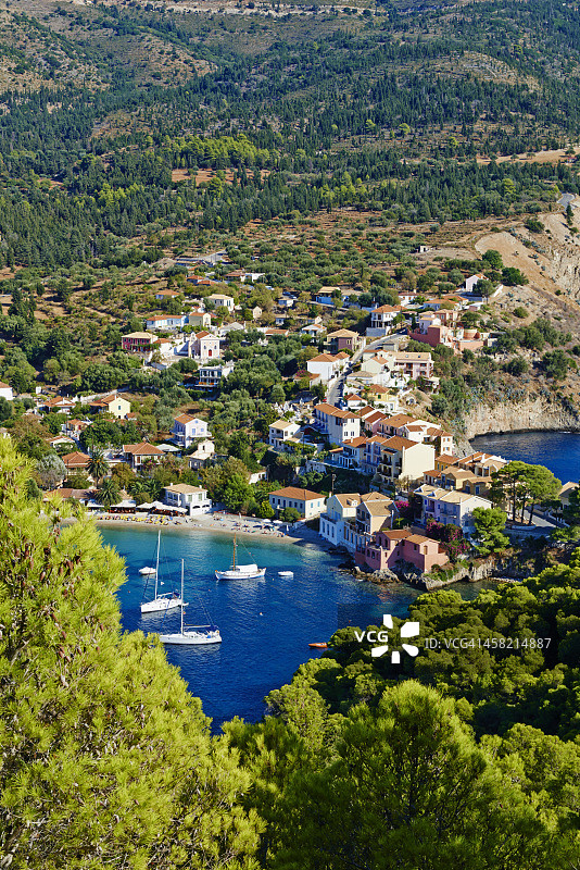 希腊爱奥尼亚群岛凯法利尼亚岛阿索斯村图片素材