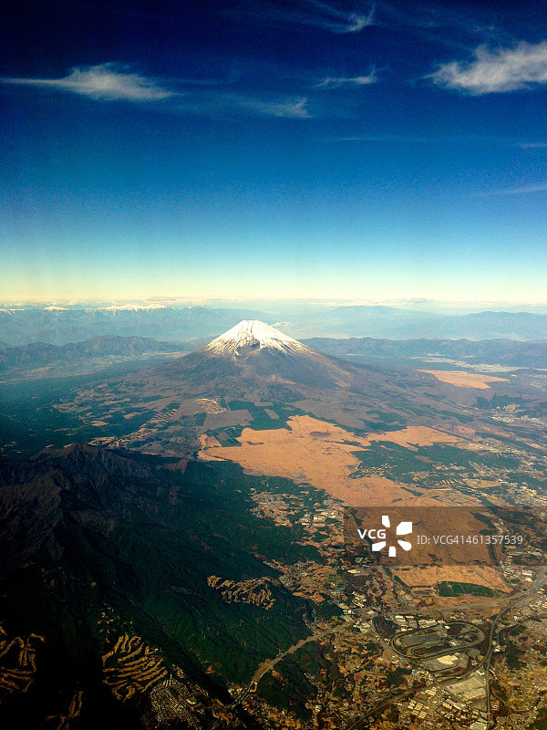 从喷气式飞机上看富士山图片素材