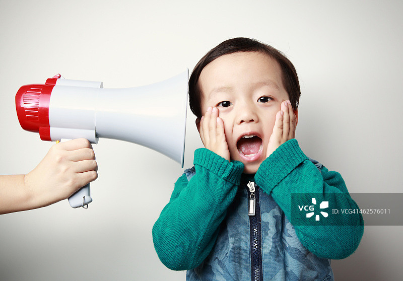 可爱的亚洲孩子图片素材