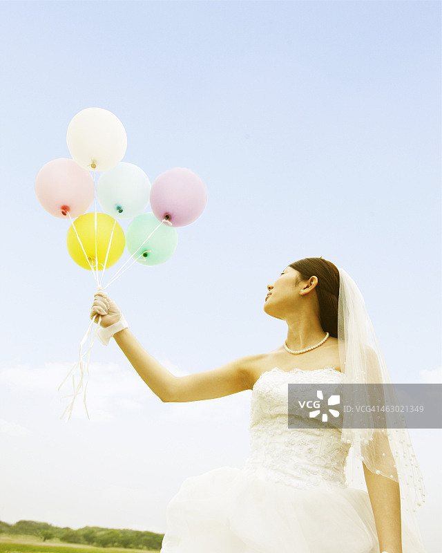 新娘手拿气球图片素材