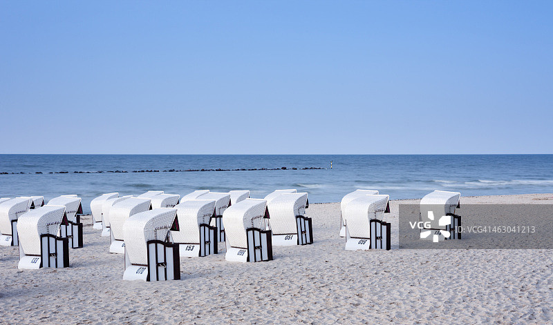 柳条沙滩椅图片素材