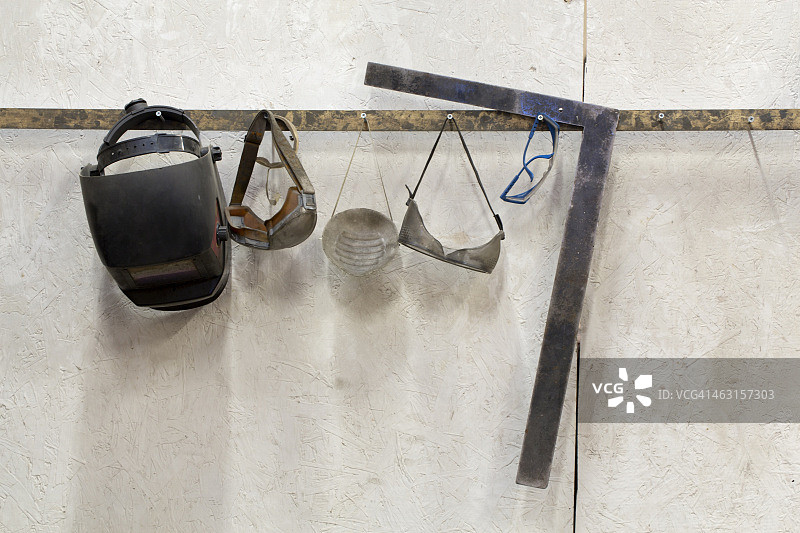 金属车间的安全设备图片素材