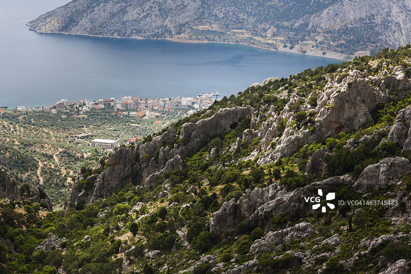 希腊安提基拉海湾和城镇风光图片素材