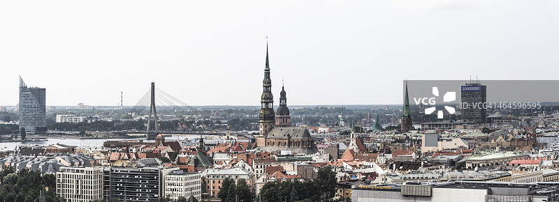 道加瓦河及城镇风光图片素材