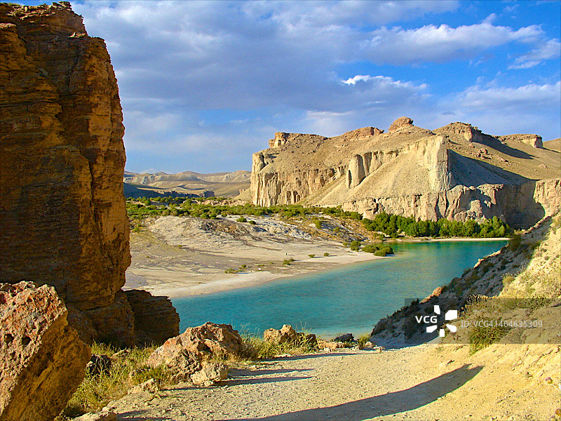 班代阿米尔湖的土与水风光，巴米扬图片素材