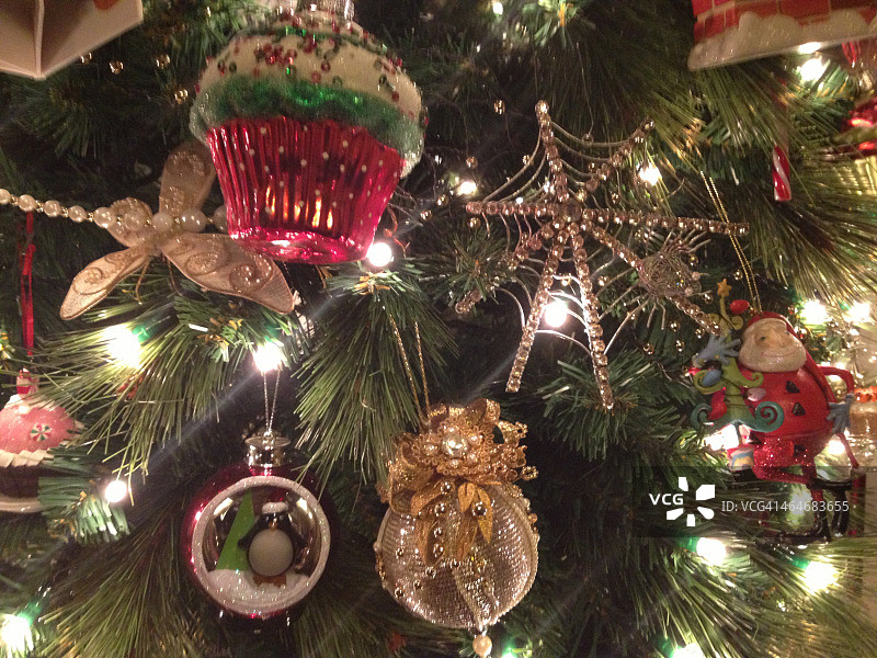 哦，圣诞树…图片素材