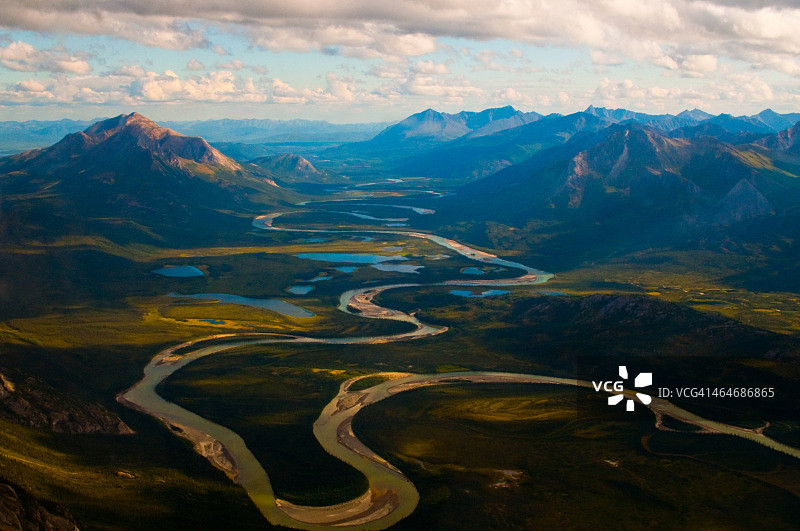 阿拉斯加州阿拉特纳河夏季风光图片素材