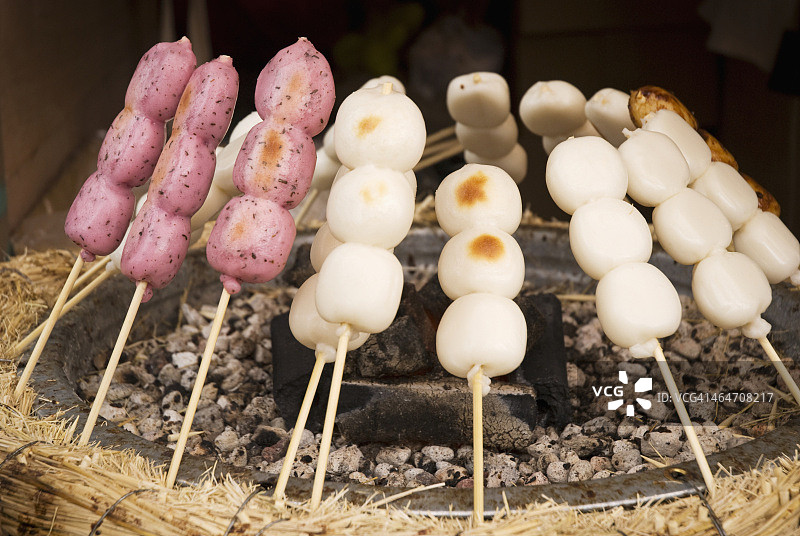 烤架烤饭团图片素材