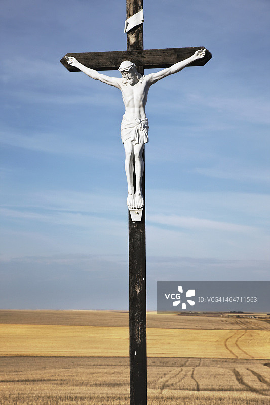 十字架与农田背景图片素材