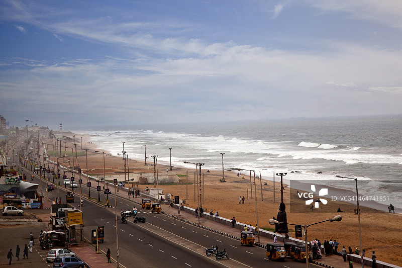 印度安得拉邦维沙卡帕特南海滩公路上的交通图片素材