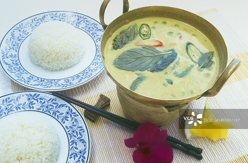 鲜虾青咖喱汤饭图片素材