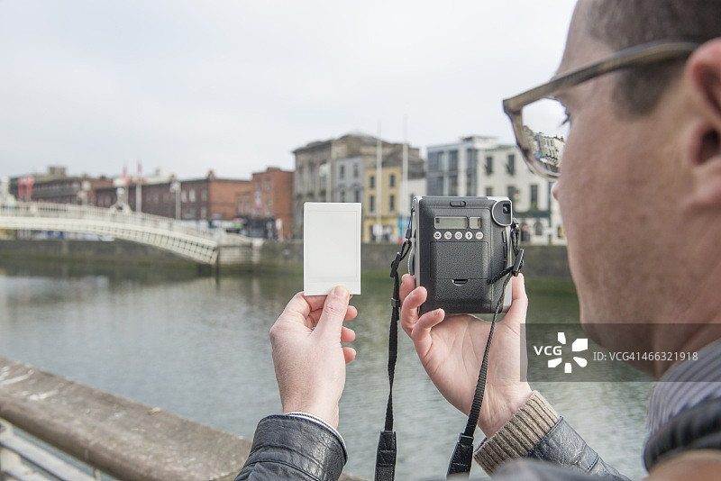 爱尔兰都柏林半便士桥的摄影师图片素材