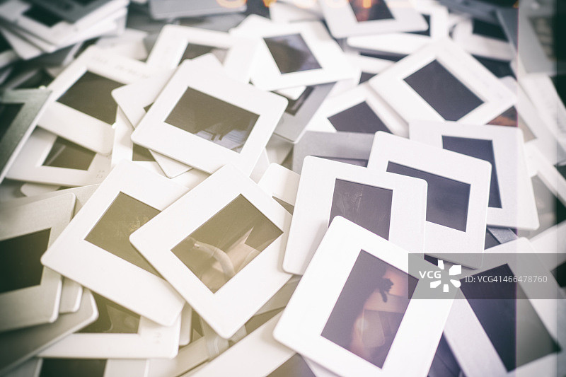 成堆的35mm胶片幻灯片图片素材