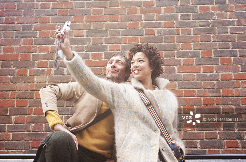 一对男女自拍图片素材