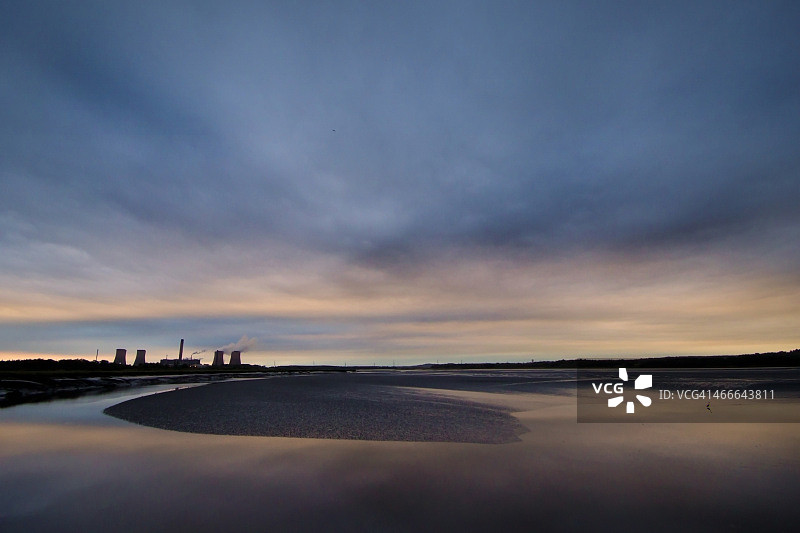 发电站黎明图片素材
