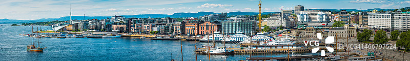 奥斯陆Pipervika海港滨水区全景（阿克尔码头）图片素材