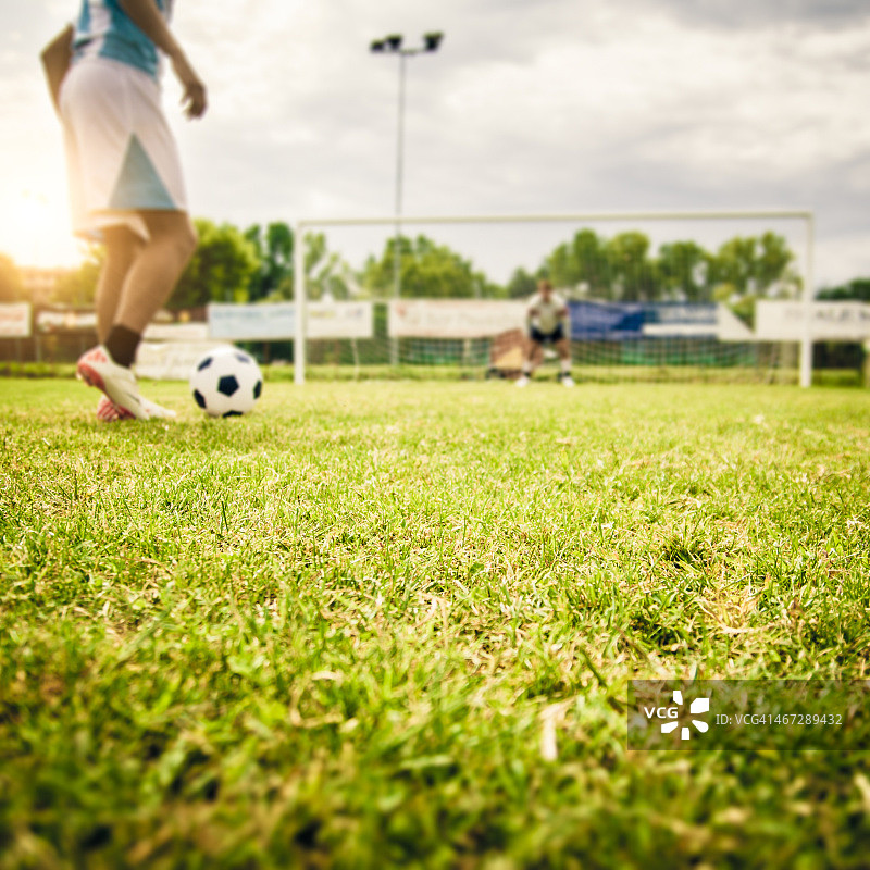 踢点球图片素材