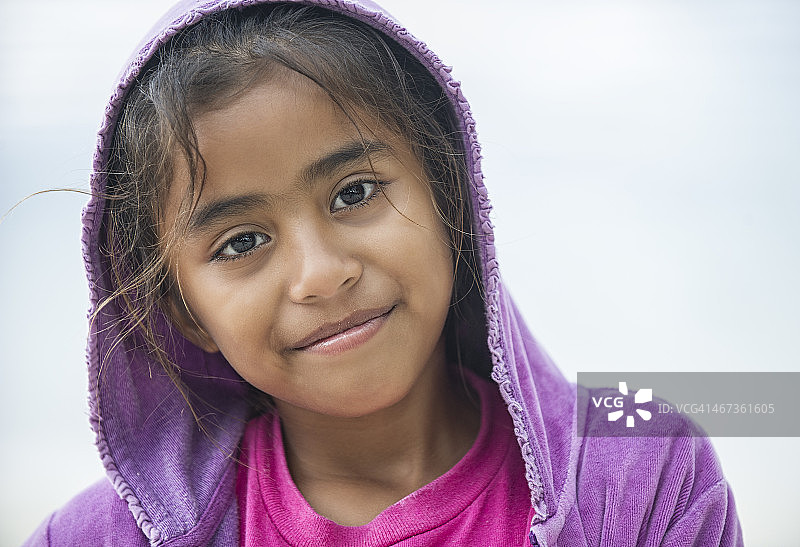 伯利兹海滩上的女孩图片素材