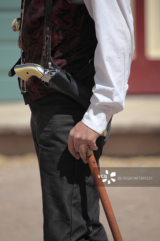 持枪男演员图片素材