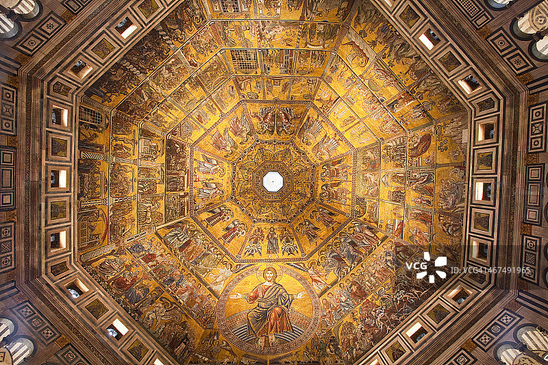 意大利佛罗伦萨洗礼堂的内景图片素材