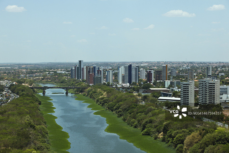 城市与河流图片素材