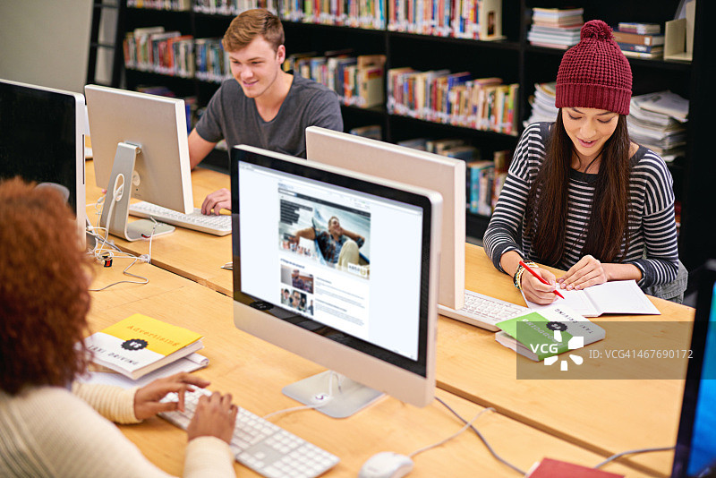 用知识 наполнить 你的头脑图片素材