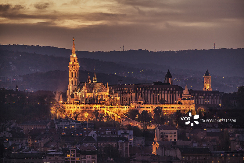布达佩斯渔人堡夜景图片素材