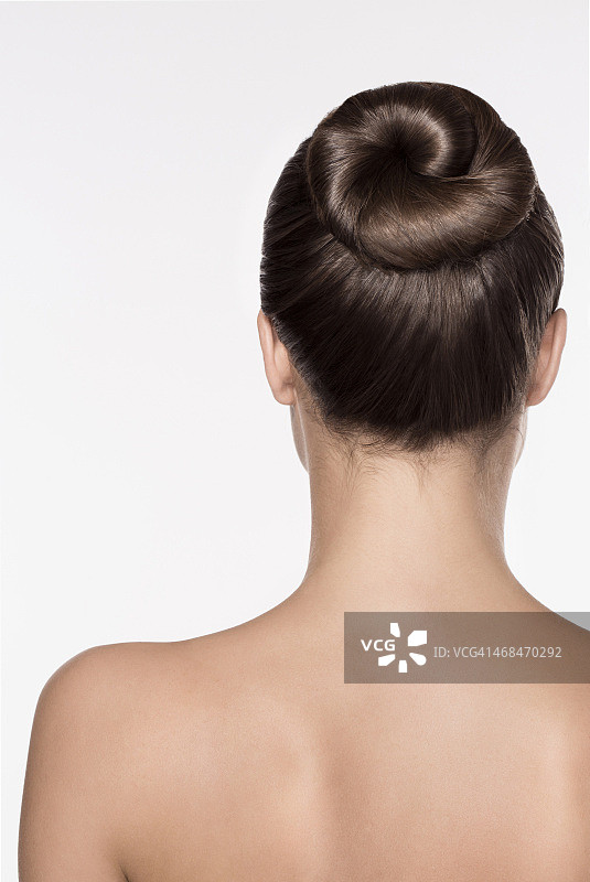 美丽肖像：年轻有魅力的女性，独特的生活方式和个性外貌图片素材