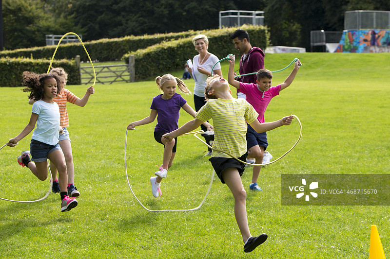 跳绳比赛图片素材