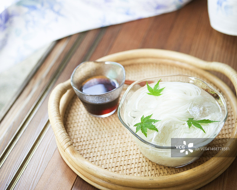 素面和酱油图片素材