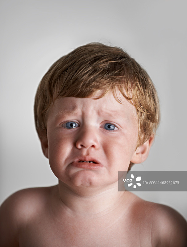 他不是一个快乐的婴儿图片素材