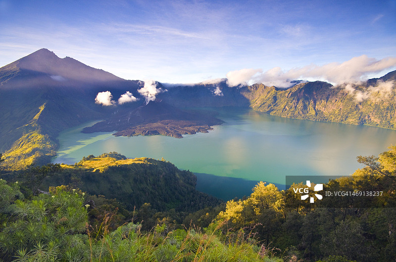 林贾尼火山图片素材