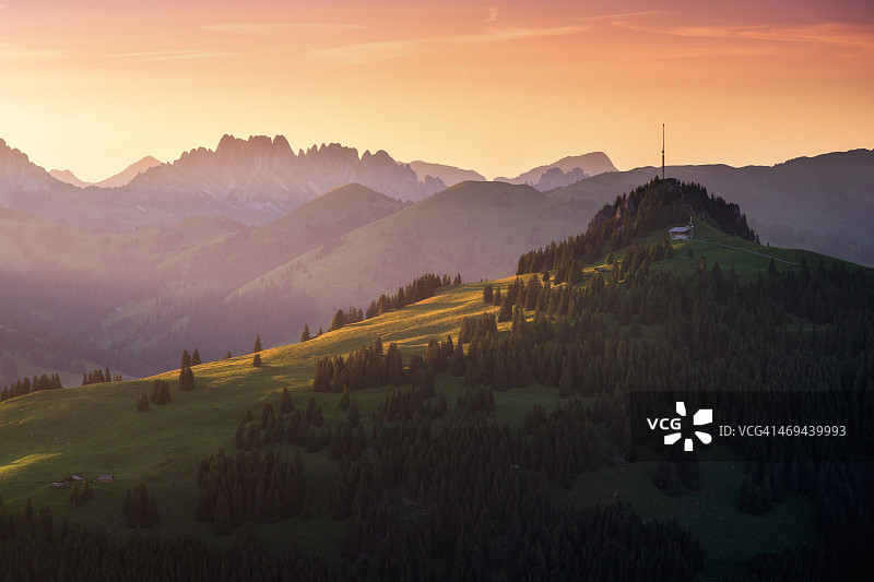 瑞士的无线电塔图片素材