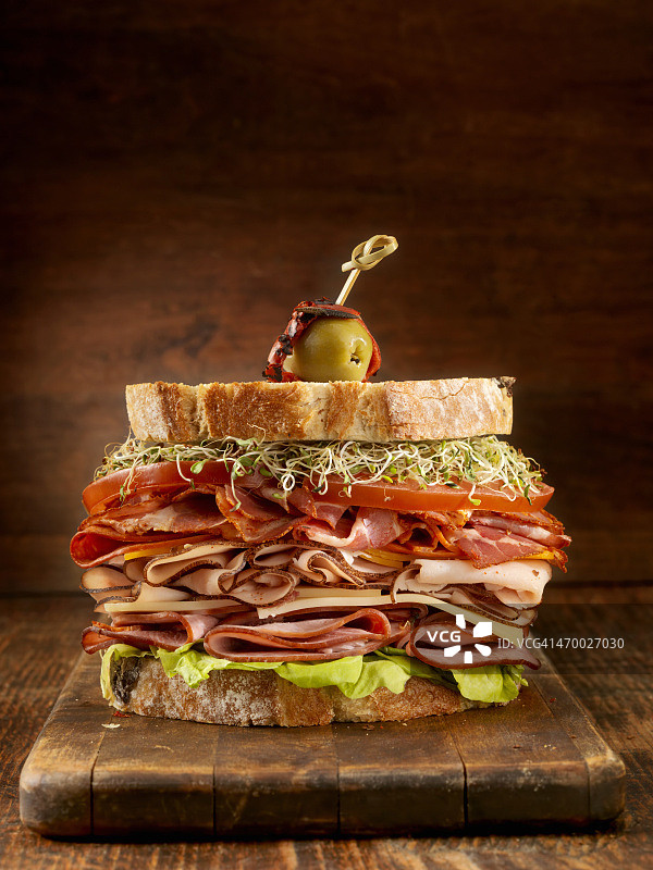 火鸡和火腿熟食三明治图片素材